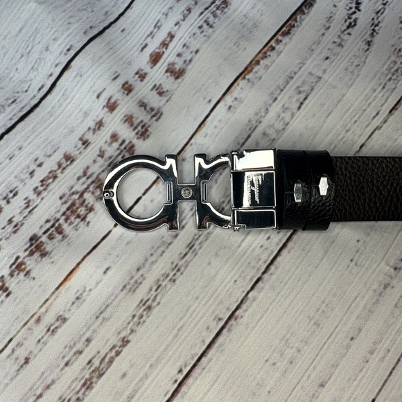 Ferragamo Silver Double Buckle Reversible Black / Brown Men’s Belt 42 - Picture 3 of 4